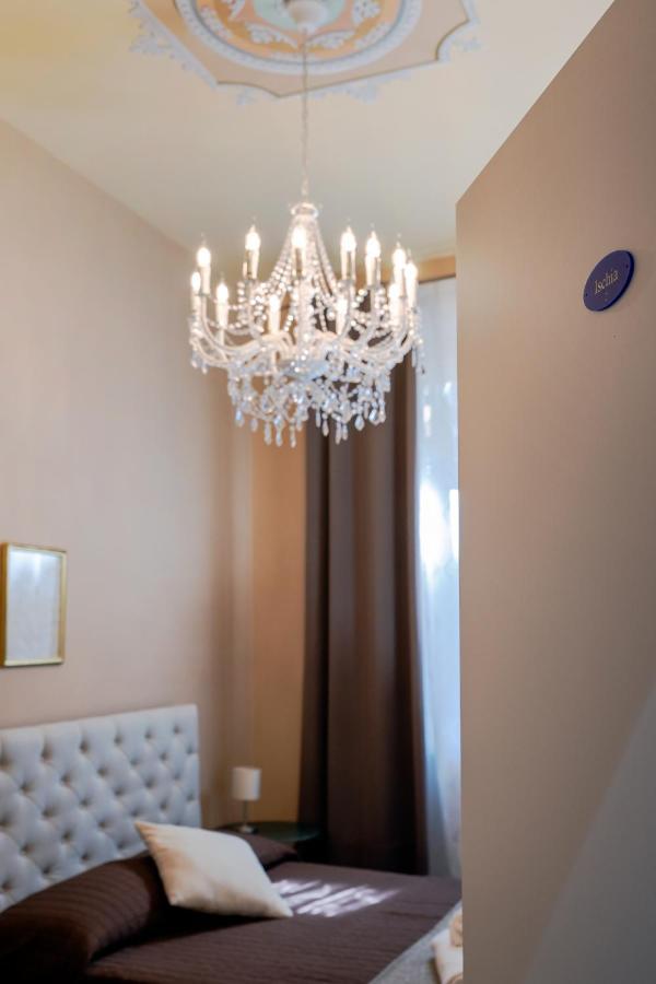 나폴리 Antica Dimora Deluxe B&B 외부 사진