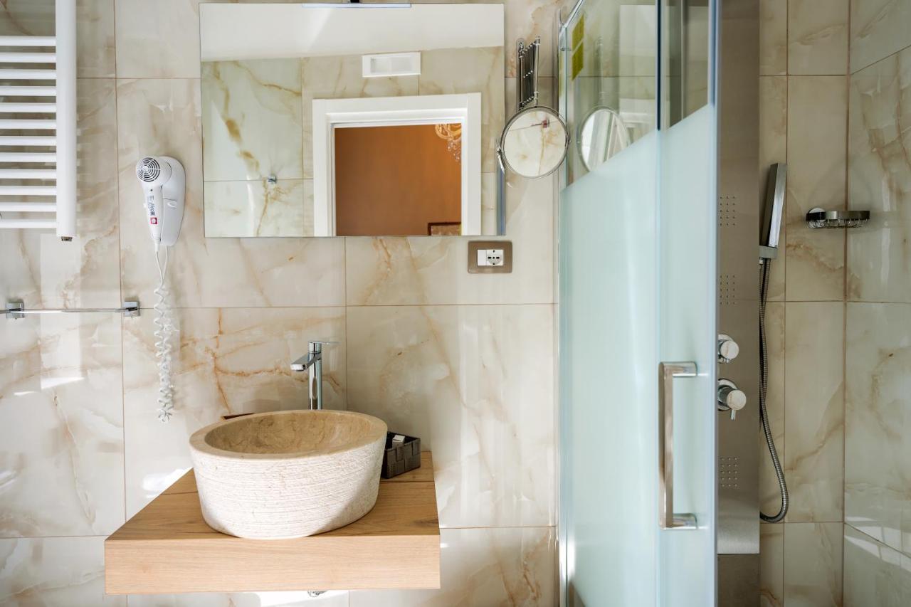 나폴리 Antica Dimora Deluxe B&B 외부 사진