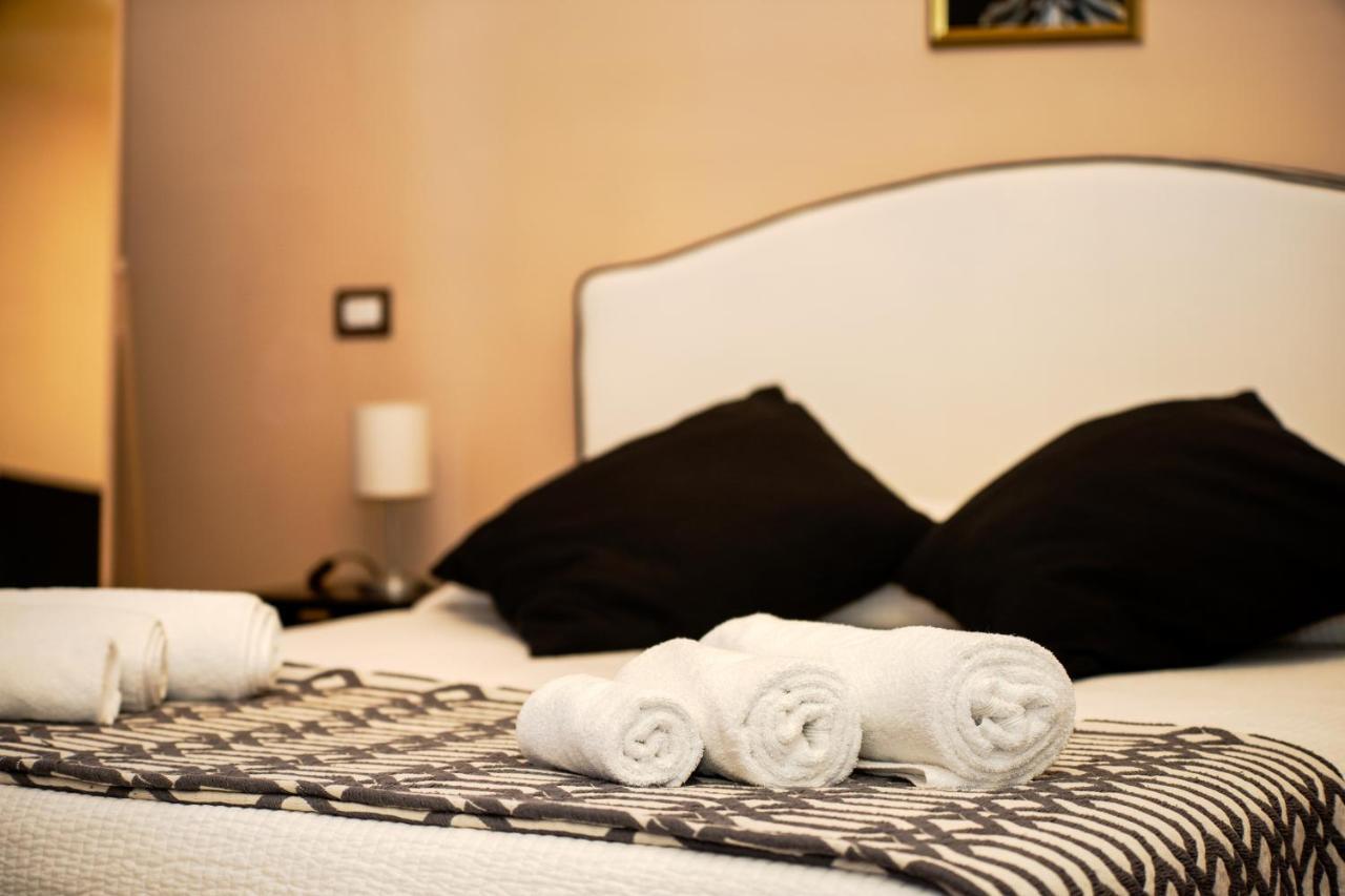 나폴리 Antica Dimora Deluxe B&B 외부 사진
