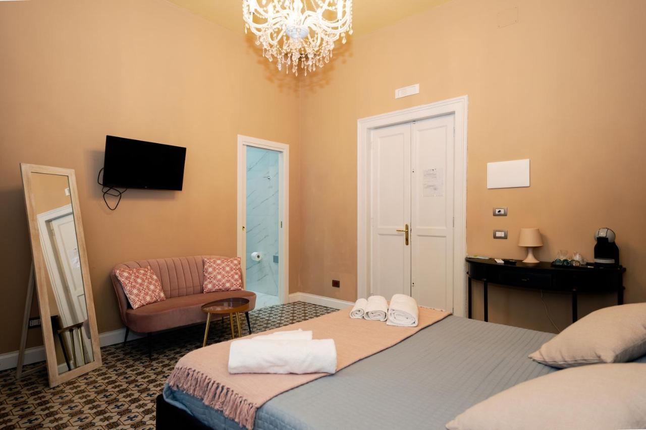 나폴리 Antica Dimora Deluxe B&B 외부 사진